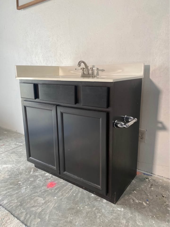 AristoKraft Vanity Cabinet