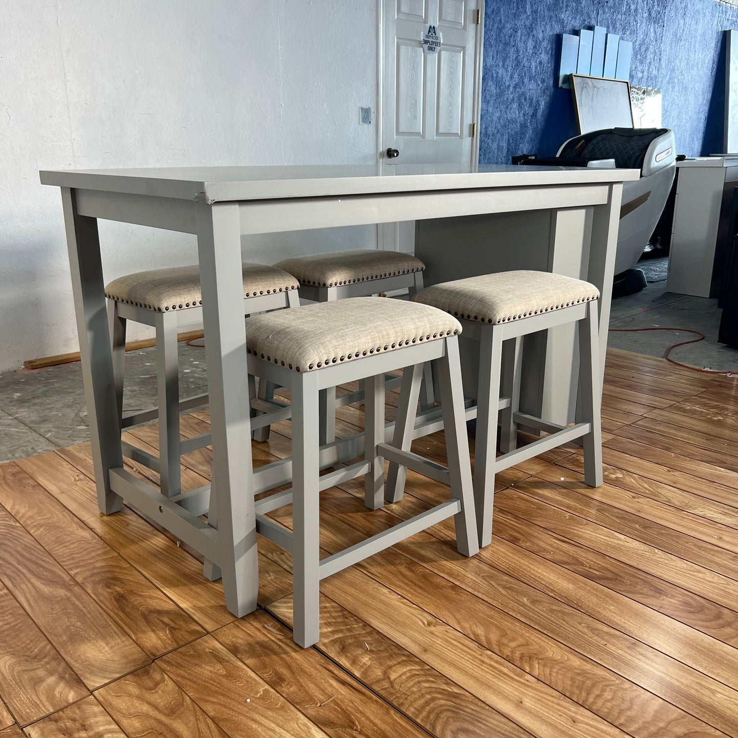 NEW 5-Piece Grey Counter Height Table and Stools