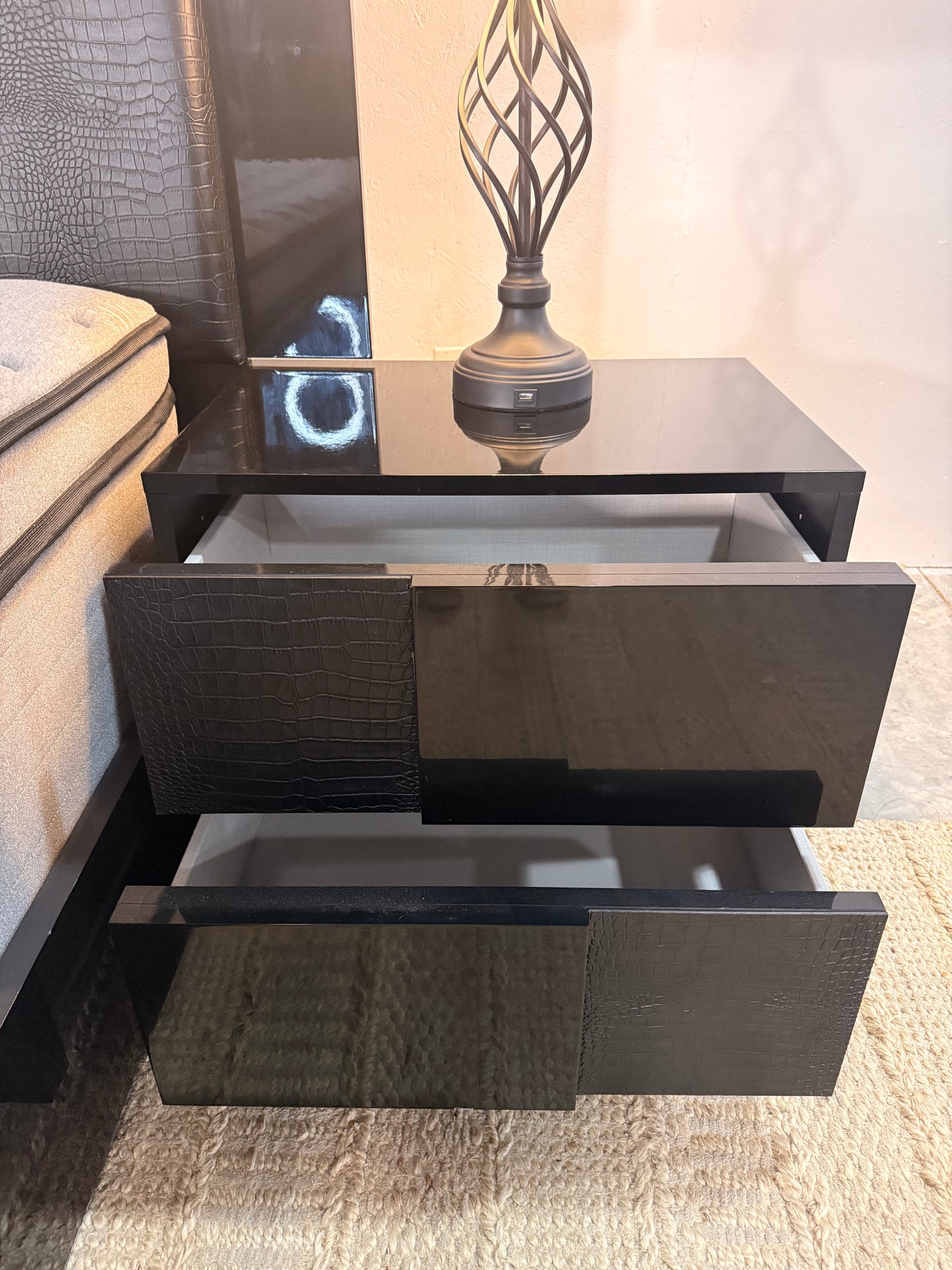 Modrest 3-Piece Queen Bedroom Set