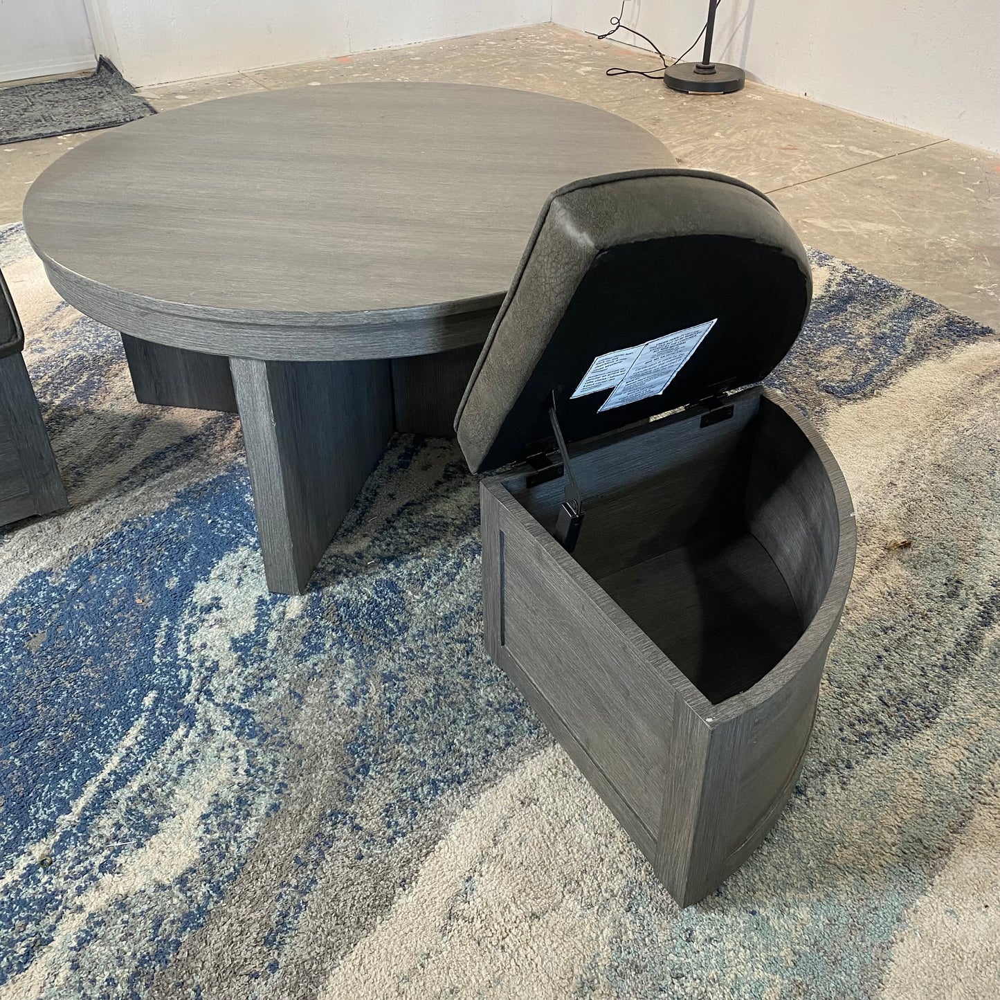 5-Piece Rooms To Go Darien Coffee Table