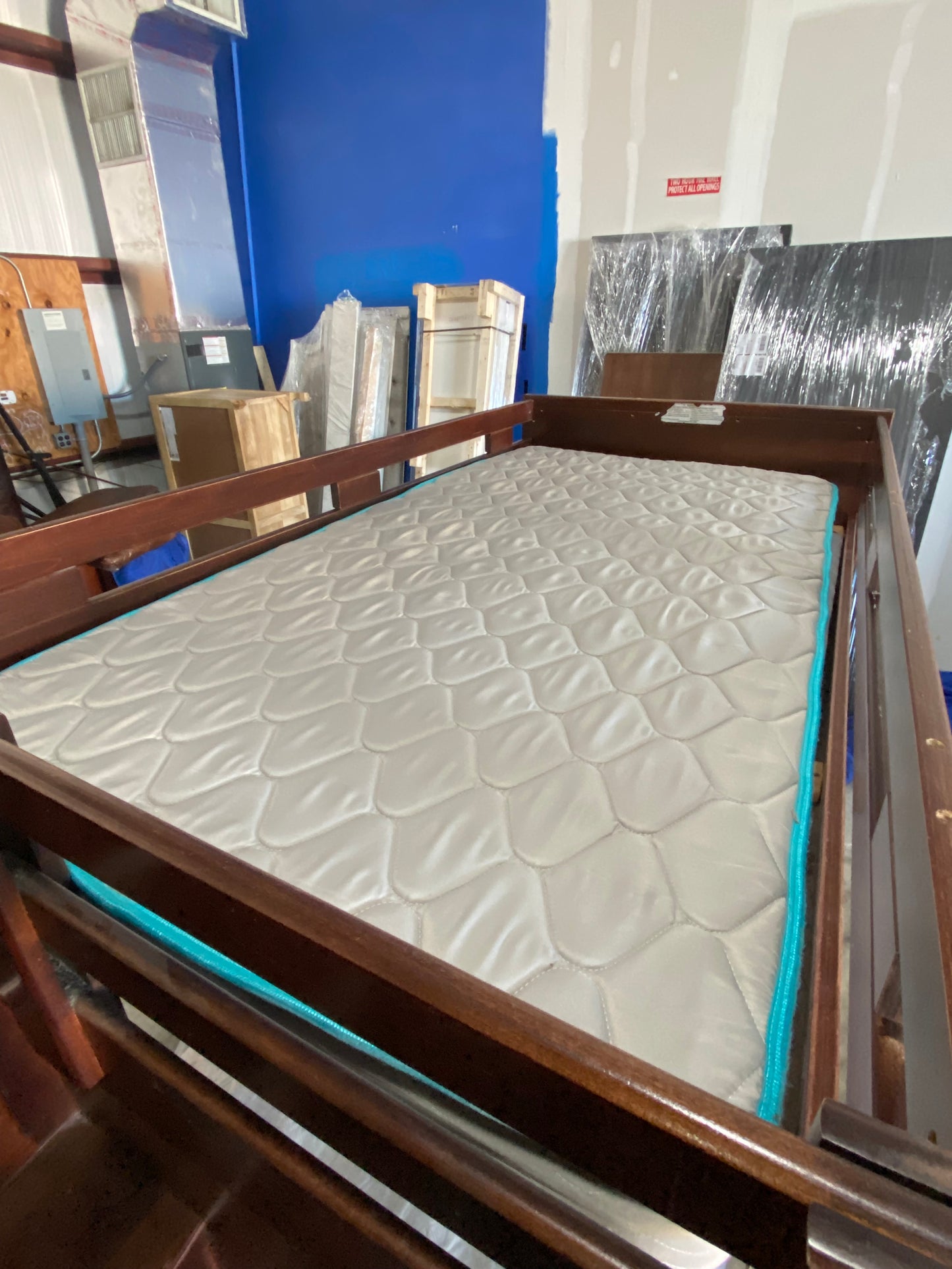 Twin-Over-Twin Bunk bed Set