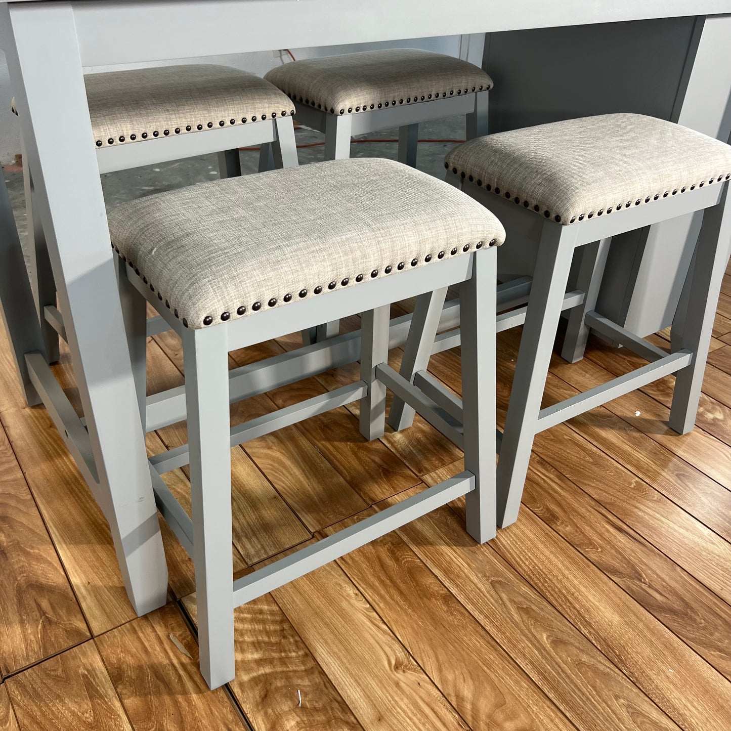 NEW 5-Piece Grey Counter Height Table and Stools