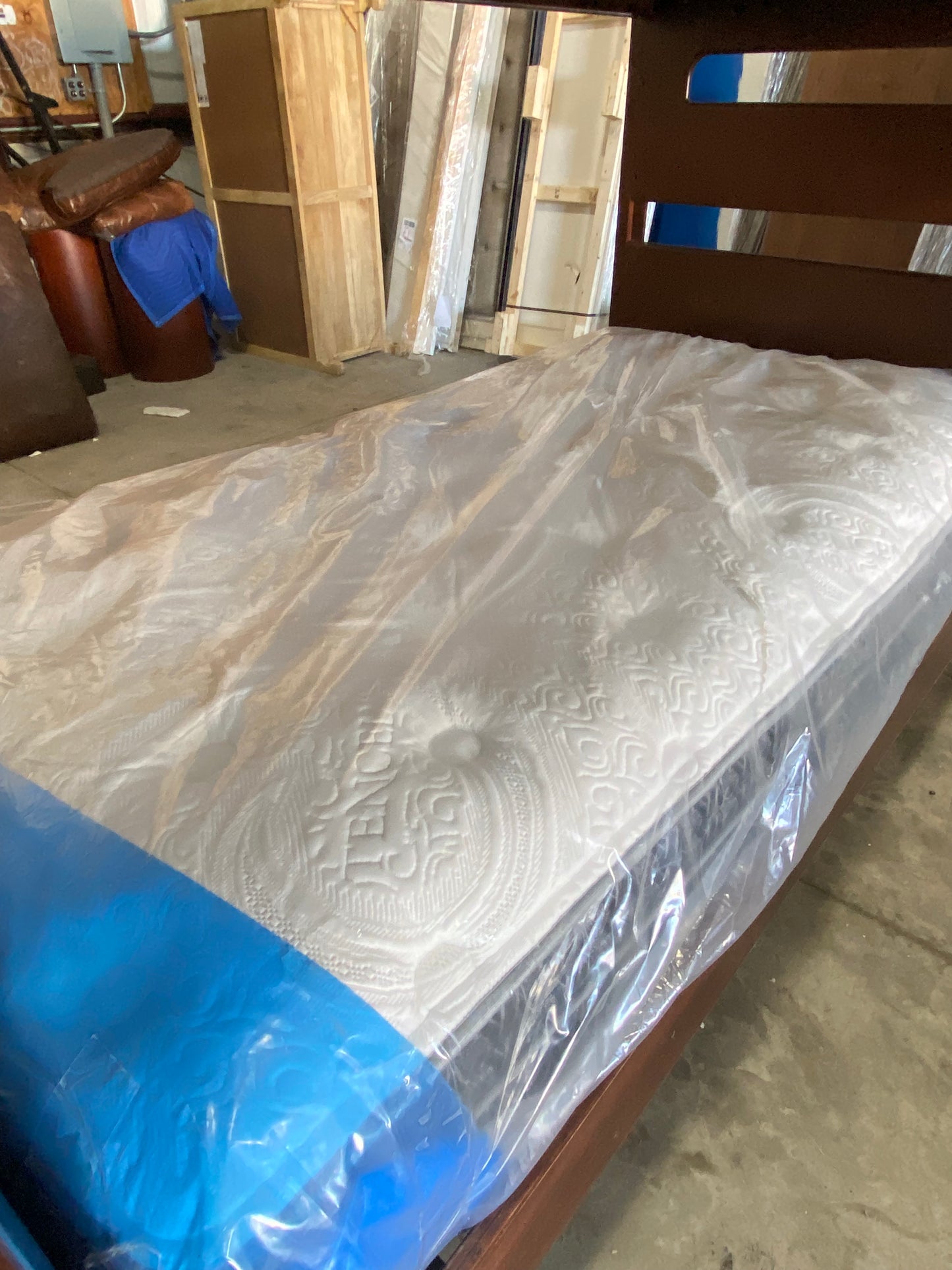 Twin-Over-Twin Bunk bed Set