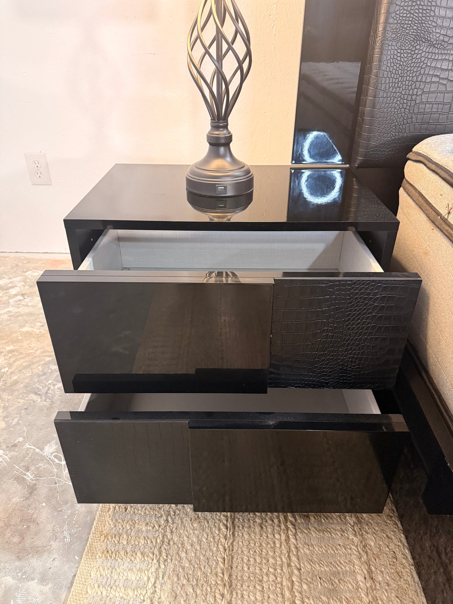 Modrest 3-Piece Queen Bedroom Set