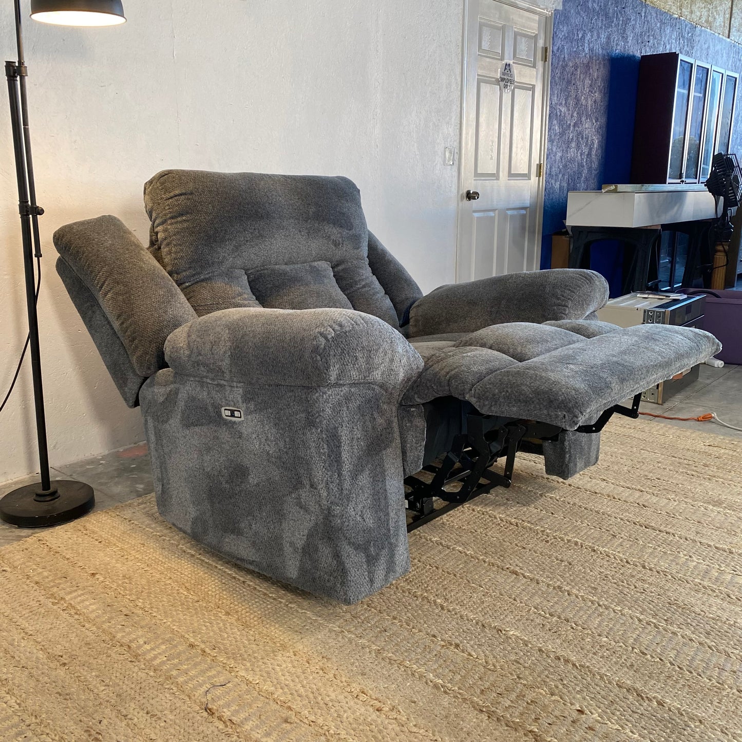 NEW Plush Dual Recliner Chair