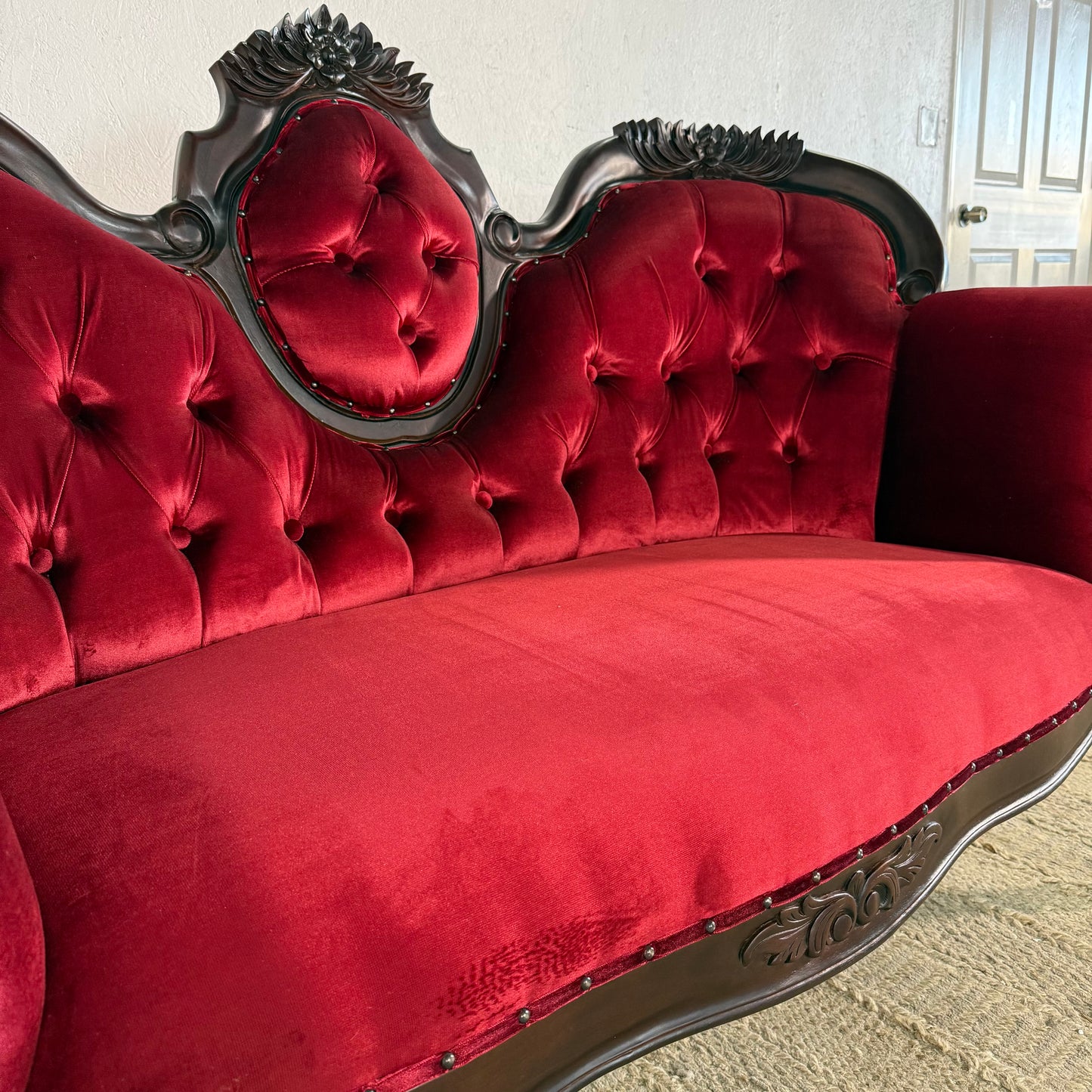NEW Victorian-Styled Velvet Loveseat