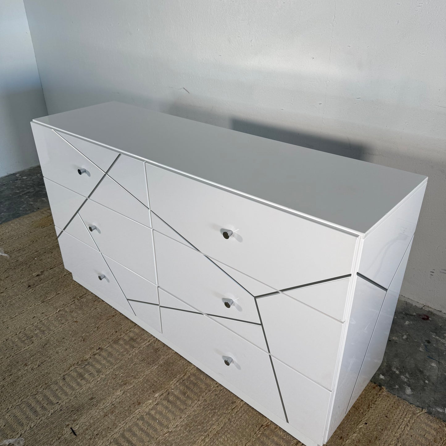 NEW White Wragby 6-Drawer Dresser