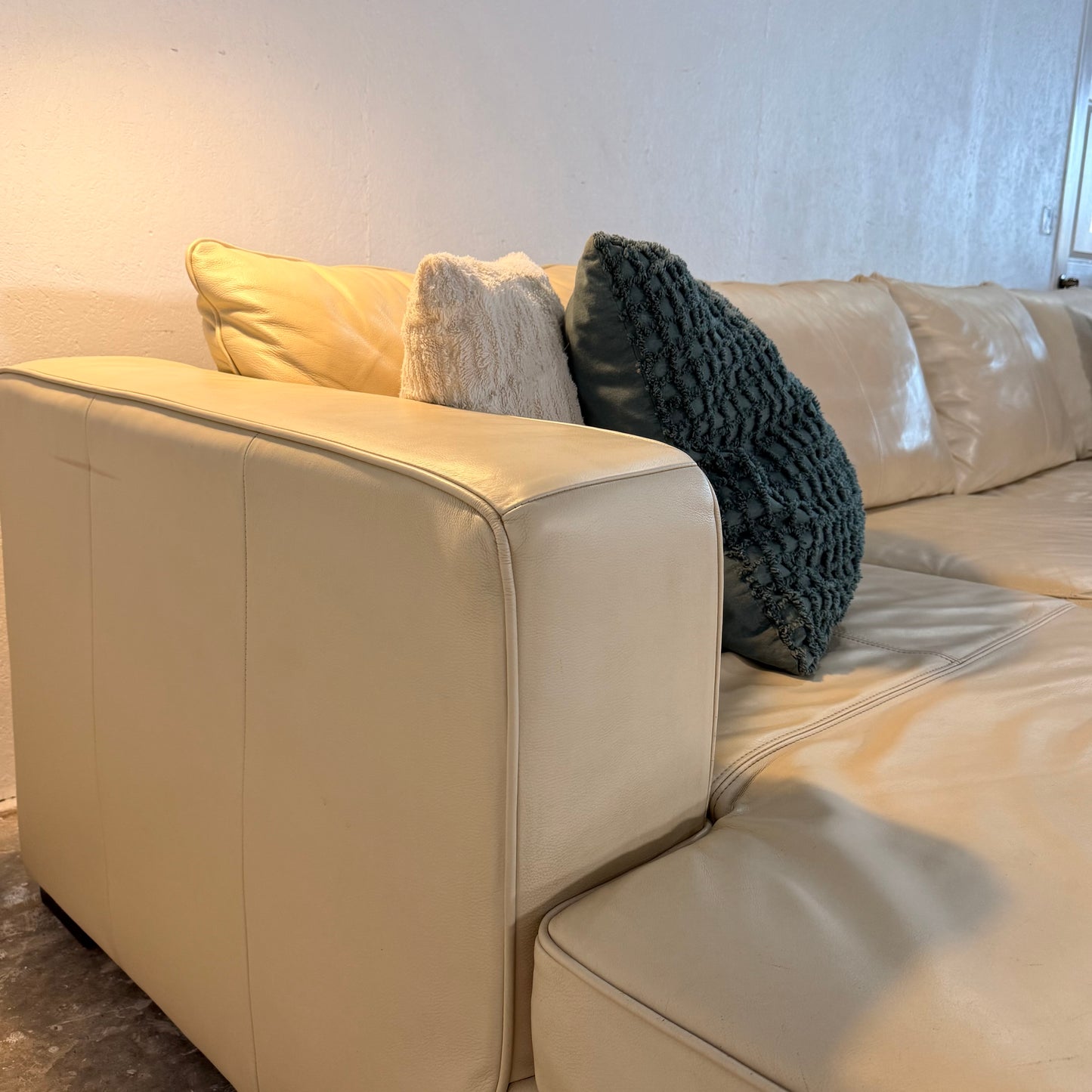 4-Piece Leather Reclining Sectional (Electric)