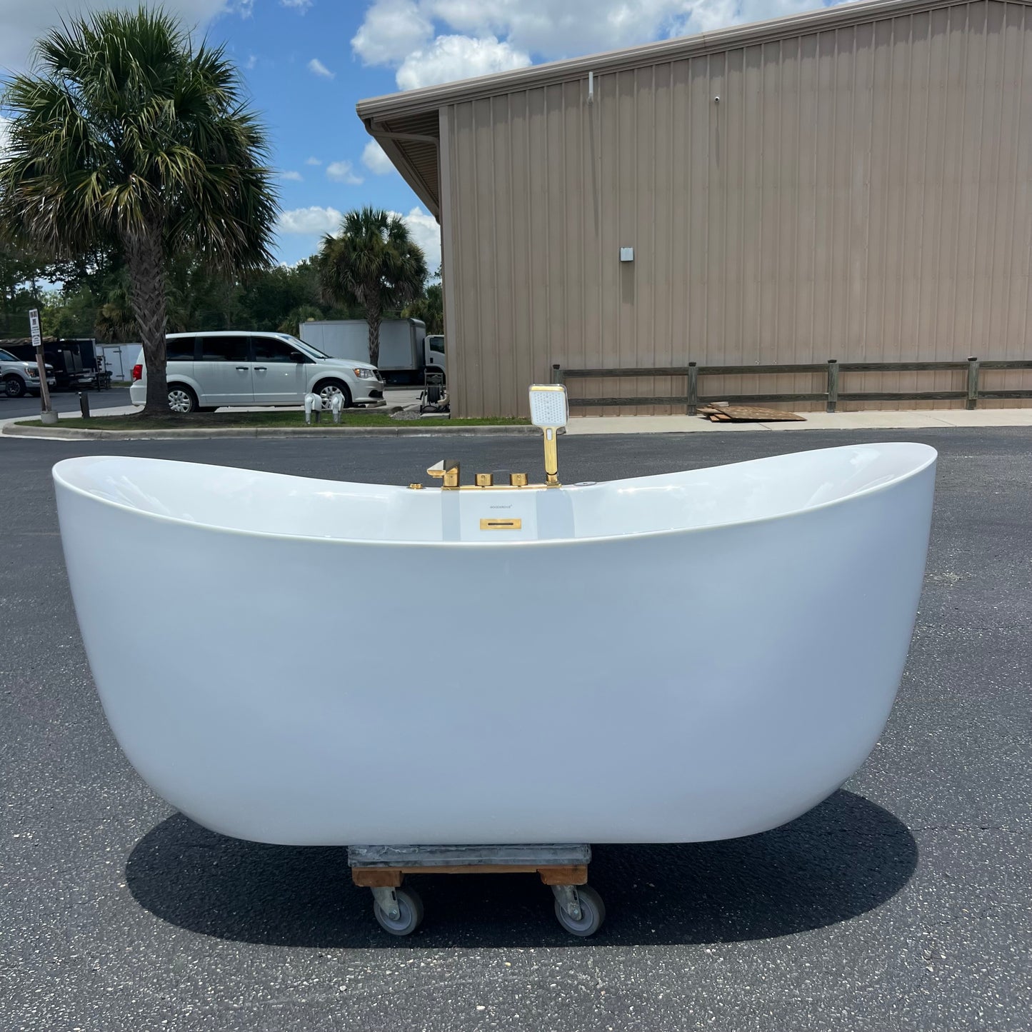 NEW Whirlpool Woodbridge Acrylic Jacuzzi Tub