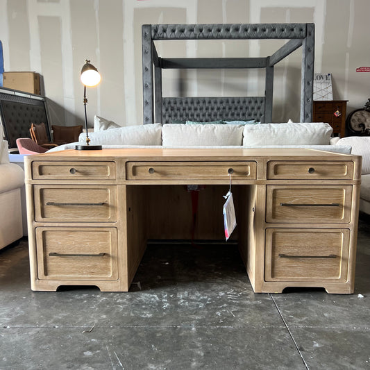 NEW Hooker Furniture Natural Oak Retreat Executive Desk